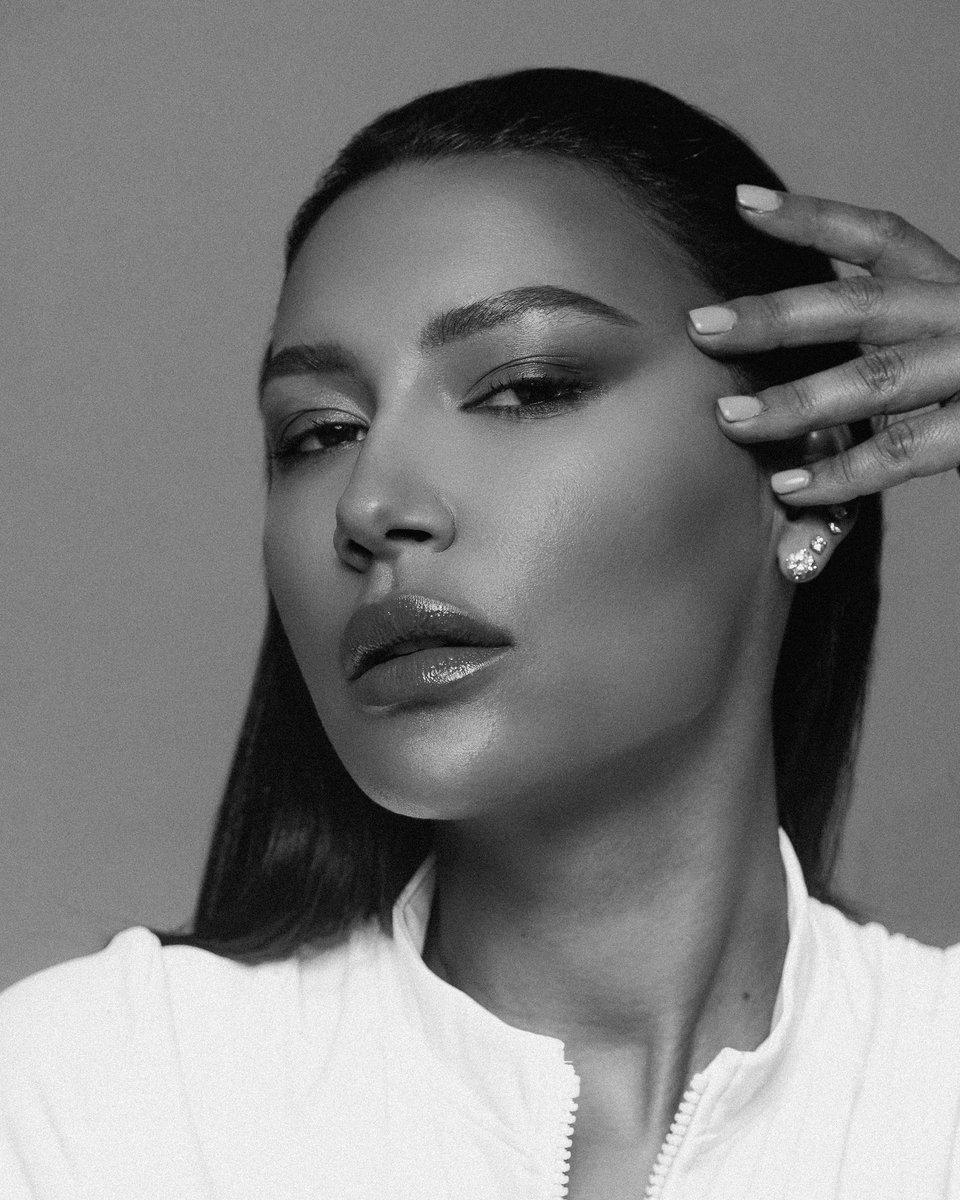 plspressme's tweet photo. naya rivera gone way too soon, this beautiful soul had her whole life ahead of her. she was excited about what the future held for her &amp; josey. this is the most heartbreaking tragedy ever. i hope she knew how loved she was &amp; how she impacted so many lives. #ripnayariviera 💔🕊 https://t.co/IpmXgRvTDJ