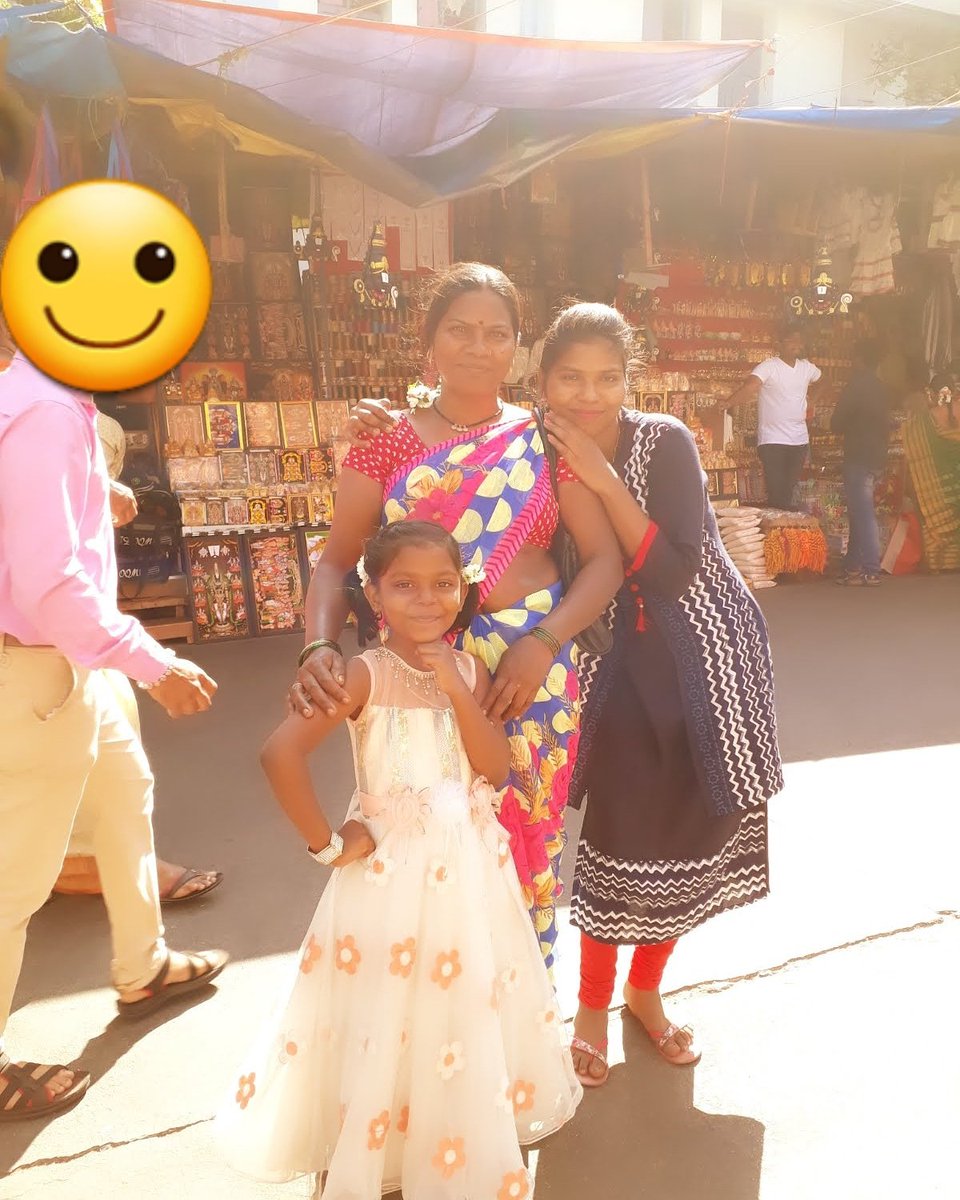 Amardeepkale's tweet image. Mother Sister &amp;amp; Her Daughter... ❤ 
#Tirupati #2017a #Mom #sister #daughter #family #AmarĐeep
#travelling #vacation #holiday