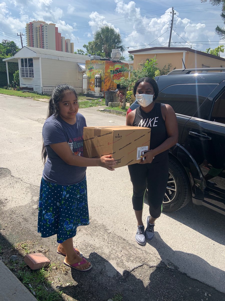 MsLourore's tweet photo. Delivery Day! @21stCCLCPBC 
Felt so good to see their happy faces 🥰☺️ @SH3LTON12 https://t.co/i96SsVWqTw