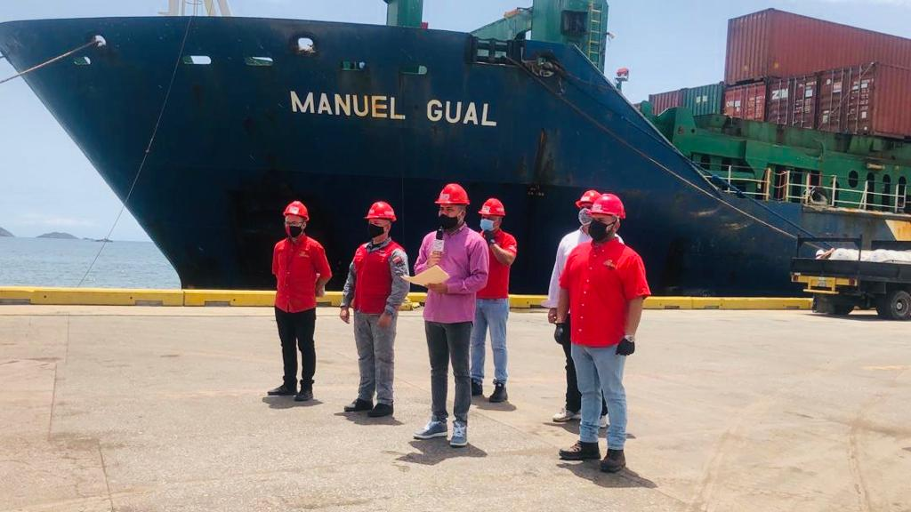 MercalOficial's tweet photo. #13Jul 🗣️ Gracias a las políticas alimentarias del Gobierno Nacional el buque "Manuel Gual" de la Corporación Venavega llegó  a Bolipuertos con más de mil  200 toneladas métricas  de alimentos  para beneficiar a las familias anzoatiguenses
.
#TiempoDeElegir https://t.co/U6nqNgzxXr