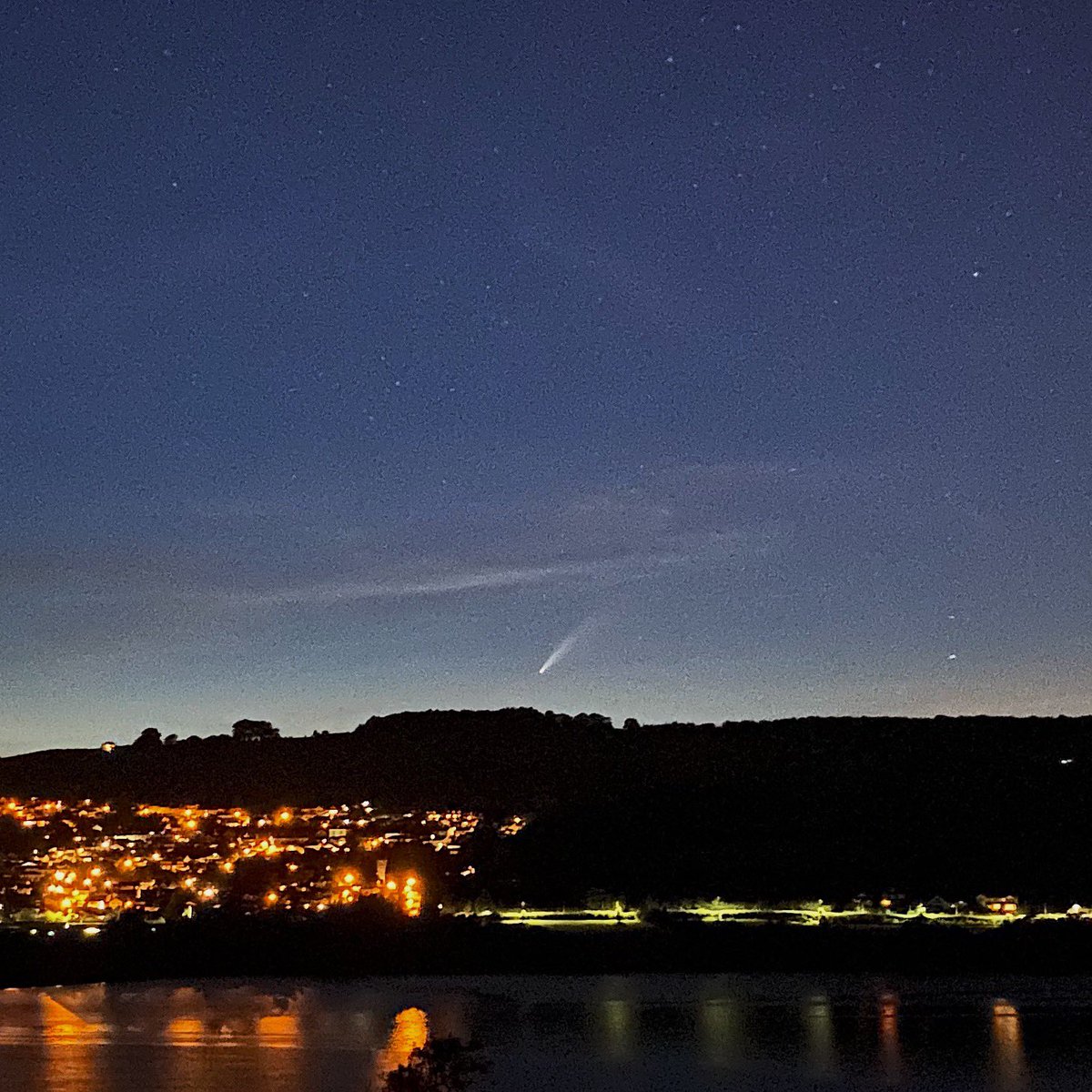 The beautiful #cometNEOWISE captured by my son across the Teign estuary a couple of nights ago!