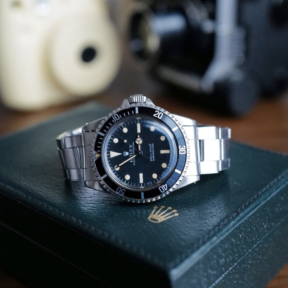 TheWatchGang's tweet photo. Today, we’re sharing some #watchknowledge and diving into the history of the #Rolex #Submariner! See our latest posts on Facebook and Instagram for a deep dive into this iconic #watch. https://t.co/kJpIjf8zBg