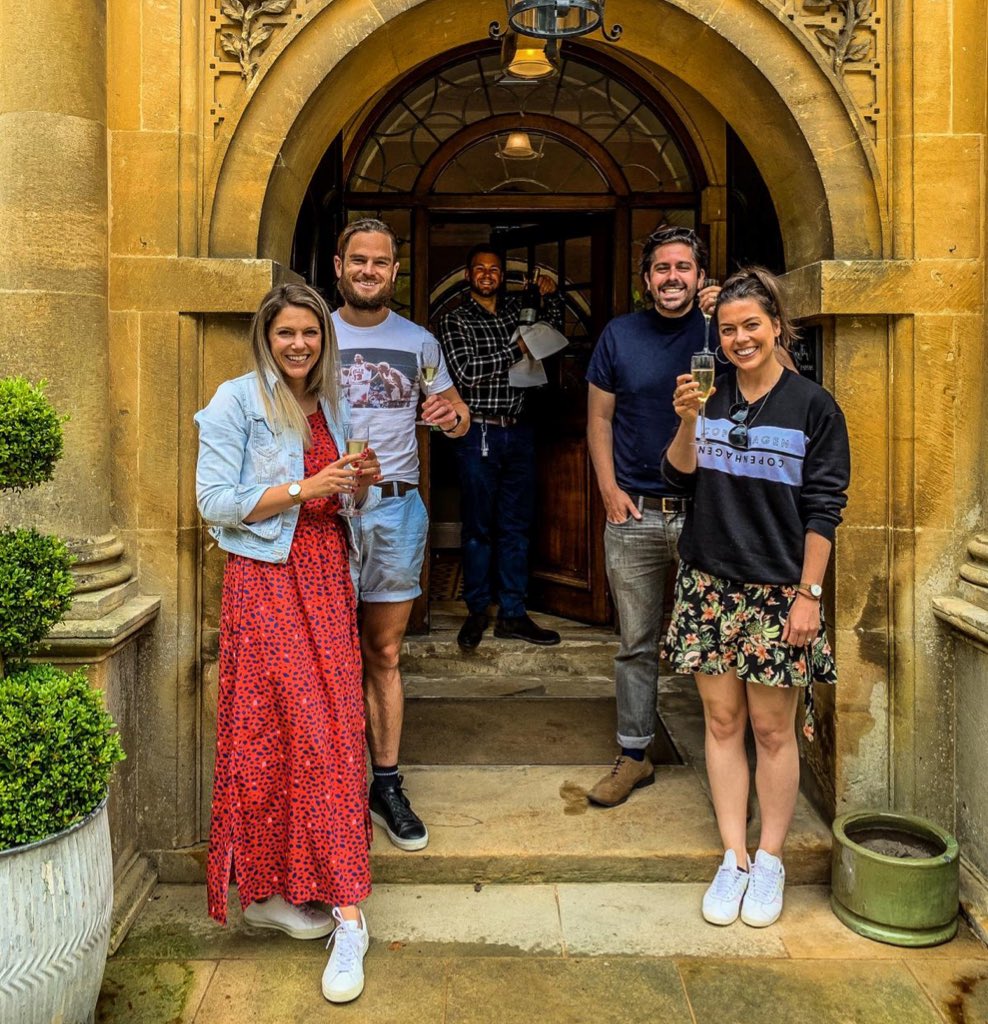 FoxhillManor's tweet photo. Oh hey Jo, Tom, Abi and Ed...(and our very own House manager Ed)👋🏽
This lovely bunch are the first guests to be welcomed through our Manor doors today. Our Ed is making sure that the Champagne is flowing.
#ManorLife is officially back and it’s the best feeling. 🥂🍾 https://t.co/DOW2Ai0HIn