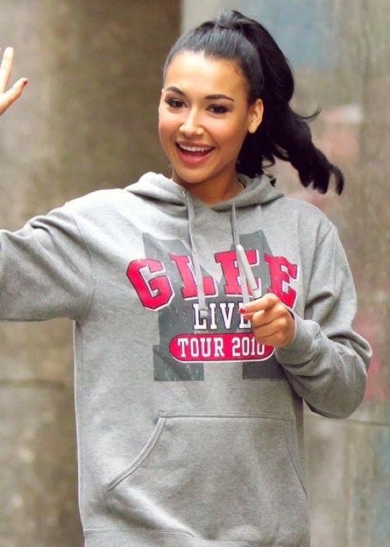 swiftdreamss13's tweet photo. If you don’t know who Naya Rivera is that’s okay.
But, I hope you do know that she helped me &amp; so many others come to terms with their sexuality &amp; garner the confidence to be open about it.

For that I will forever be grateful.
That attachment can never be broken.
Thank you. https://t.co/zArEhOdFyh