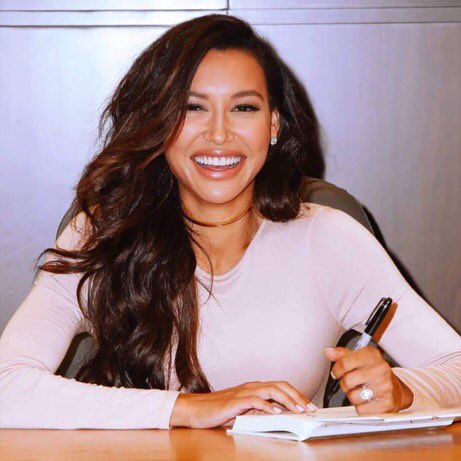 swiftdreamss13's tweet photo. If you don’t know who Naya Rivera is that’s okay.
But, I hope you do know that she helped me &amp; so many others come to terms with their sexuality &amp; garner the confidence to be open about it.

For that I will forever be grateful.
That attachment can never be broken.
Thank you. https://t.co/zArEhOdFyh
