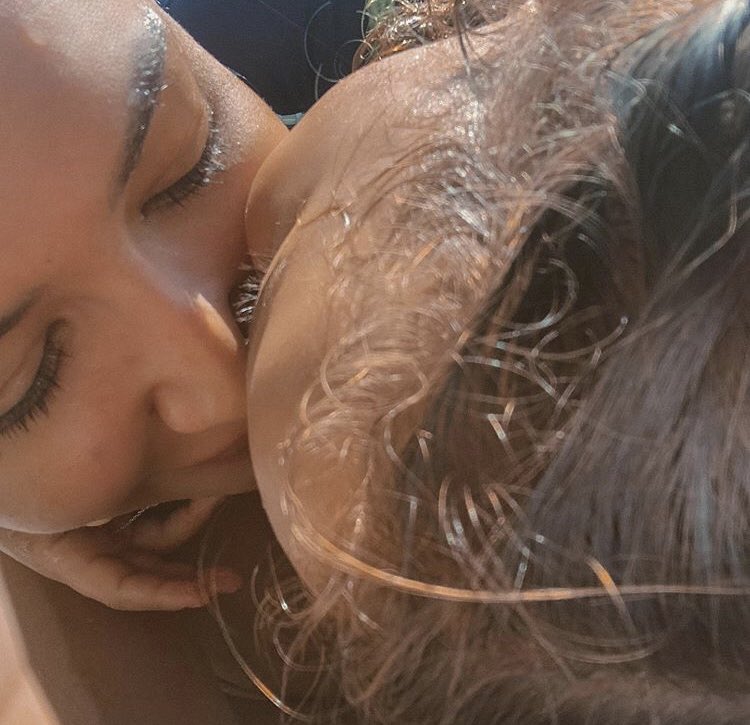 _SJPeace_'s tweet photo. Naya Rivera managed to save son before being swallowed by the water. 

Her son's testimony is that she pushed him onto the boat 🥺😭

There truly is nothing like a mother ❤😭 https://t.co/PAPMOD5gfM