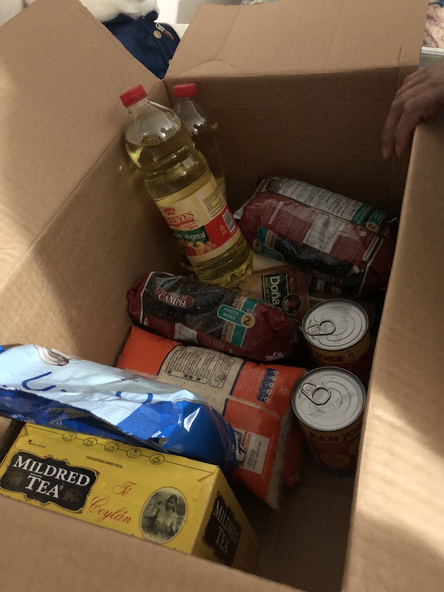 enanataz's tweet photo. @Munivillalemana @GobiernodeChile @24HorasTVN esta es l caja de ayuda que da el gobierno? 🤔 https://t.co/5j42eKjpVp