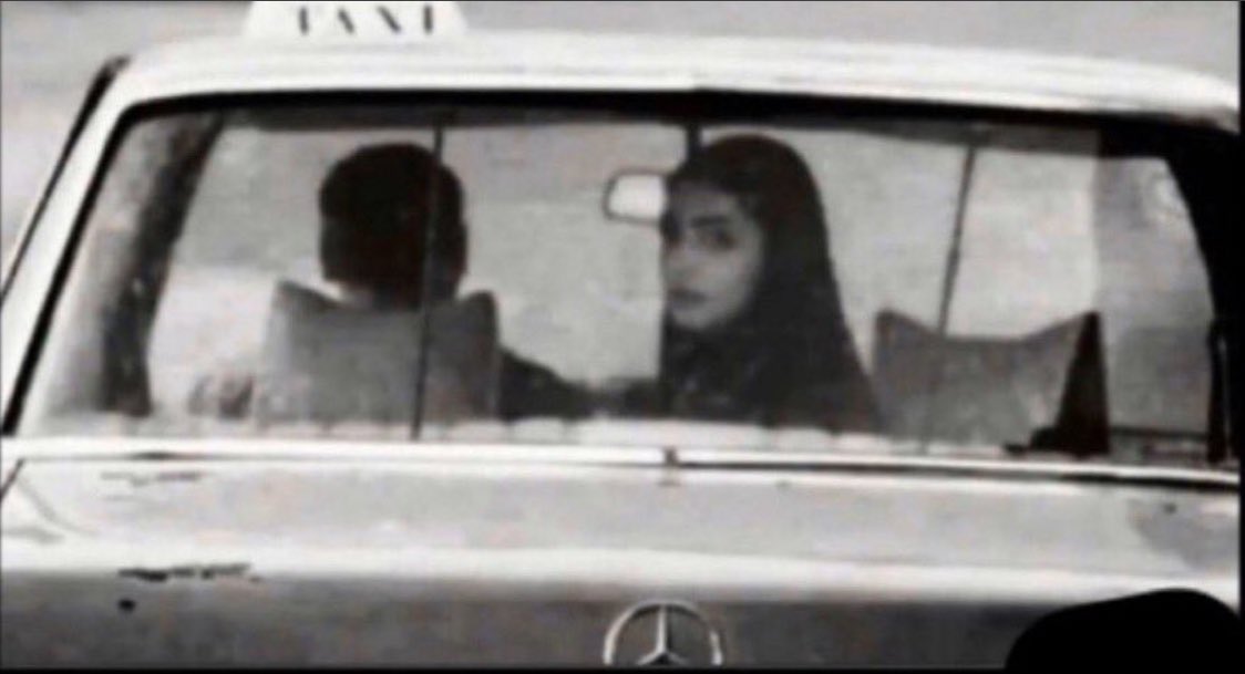 tan8o's tweet photo. انظري لي نظرة الشوق لـ الشي القديم
و اغرقي بـ الدمع الأزرق مظاليلٍ وساع

واقبلي مثل التباشير في وجه الكريم 
وارحلي مثل التعازي على موت الشجاع

#ضيدان_بن_قضعان https://t.co/lzd48I8V3w