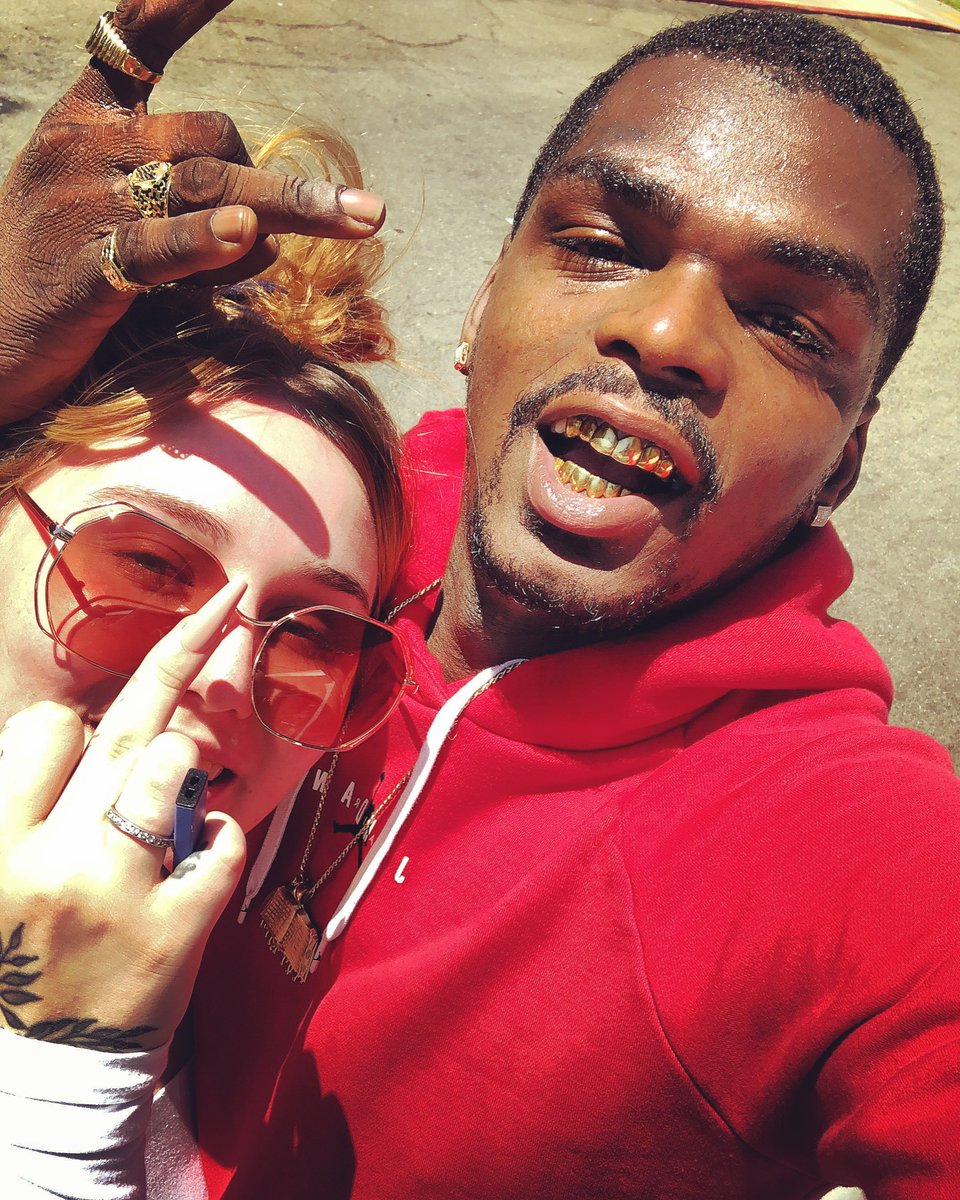 MikeyydaMouse's tweet photo. I be a looking At Most Of Yew Bitches Like Yew R Not It lul Bby cut it out🕺😂🎥 #KingMikeyy #BellyGang https://t.co/UaYd6LNfVD