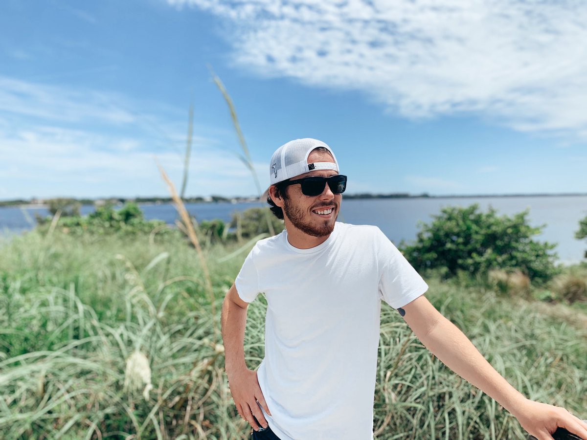 DLerschMusic's tweet photo. on island time 🍍 #OlBeachTown https://t.co/GD3vqbxK7L