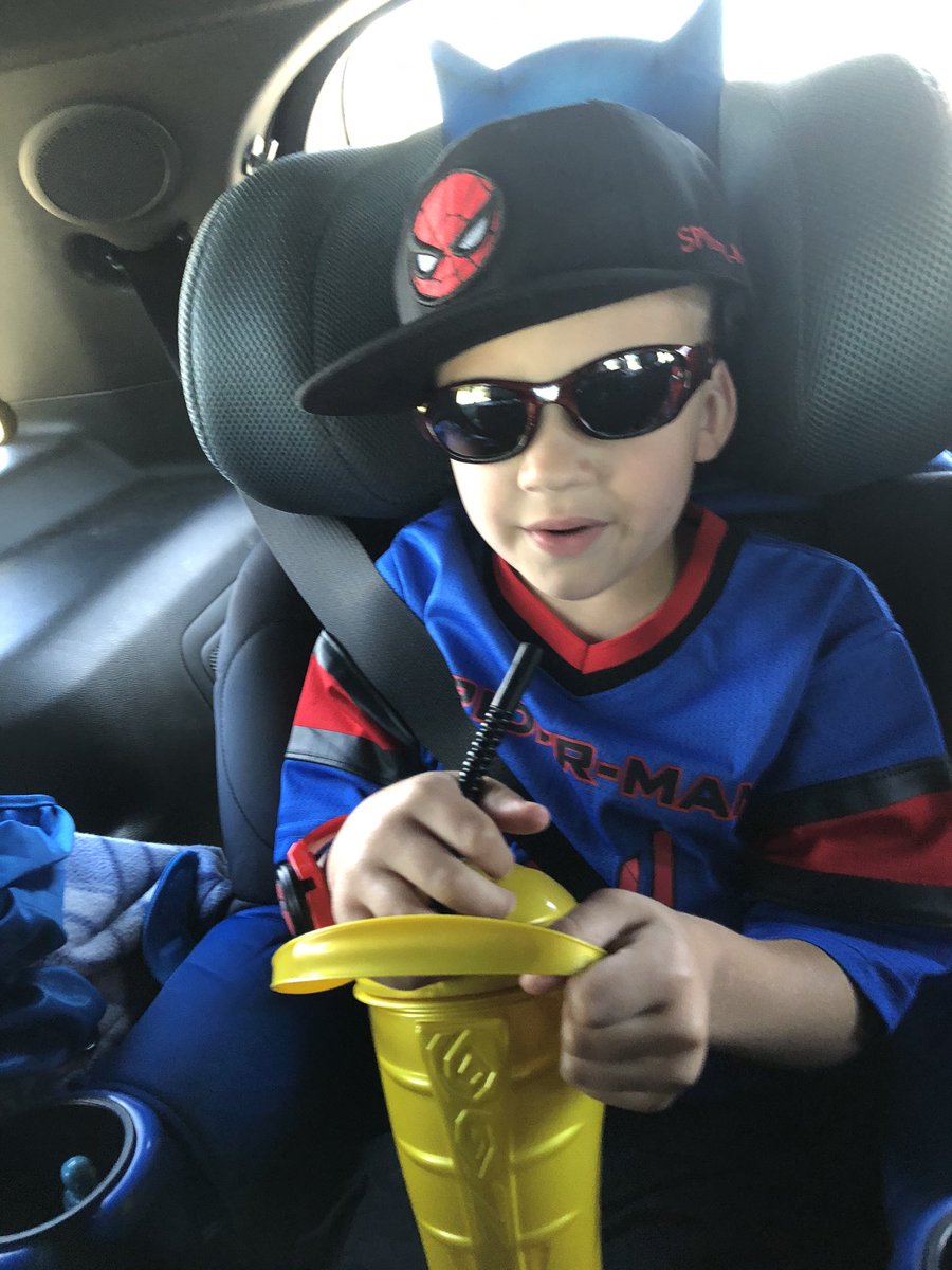DeadMom3's tweet photo. Shout out to my awesome oldest son! He’s 5 today! Happy birthday big dude! 💙 https://t.co/NZ4KGUH2RN