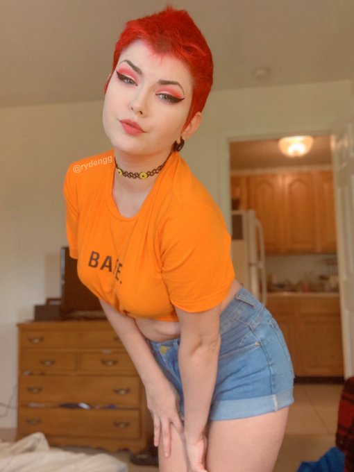 i tried to do something with my hair that ended up looking too red for what i originally planned - so<a href="/tag/mvsales"class="tags"><span>#mvsales</span></a>