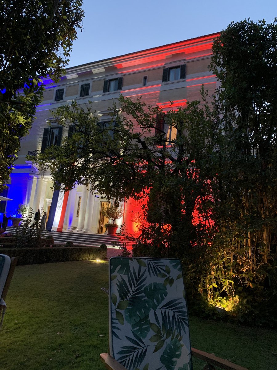 proviseur Chateaubriand tweet media