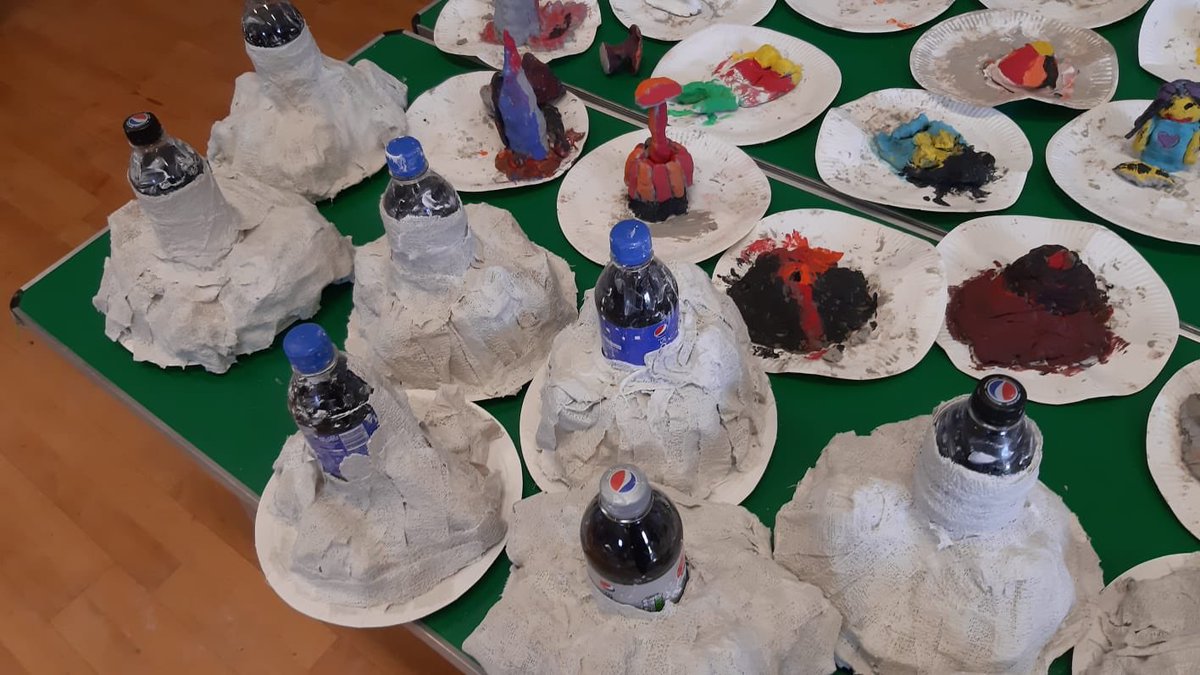 drwalker_s's tweet photo. Volcanoes and contour maps today in hedgehogs today! #geographyproject https://t.co/KJpWpQk89a