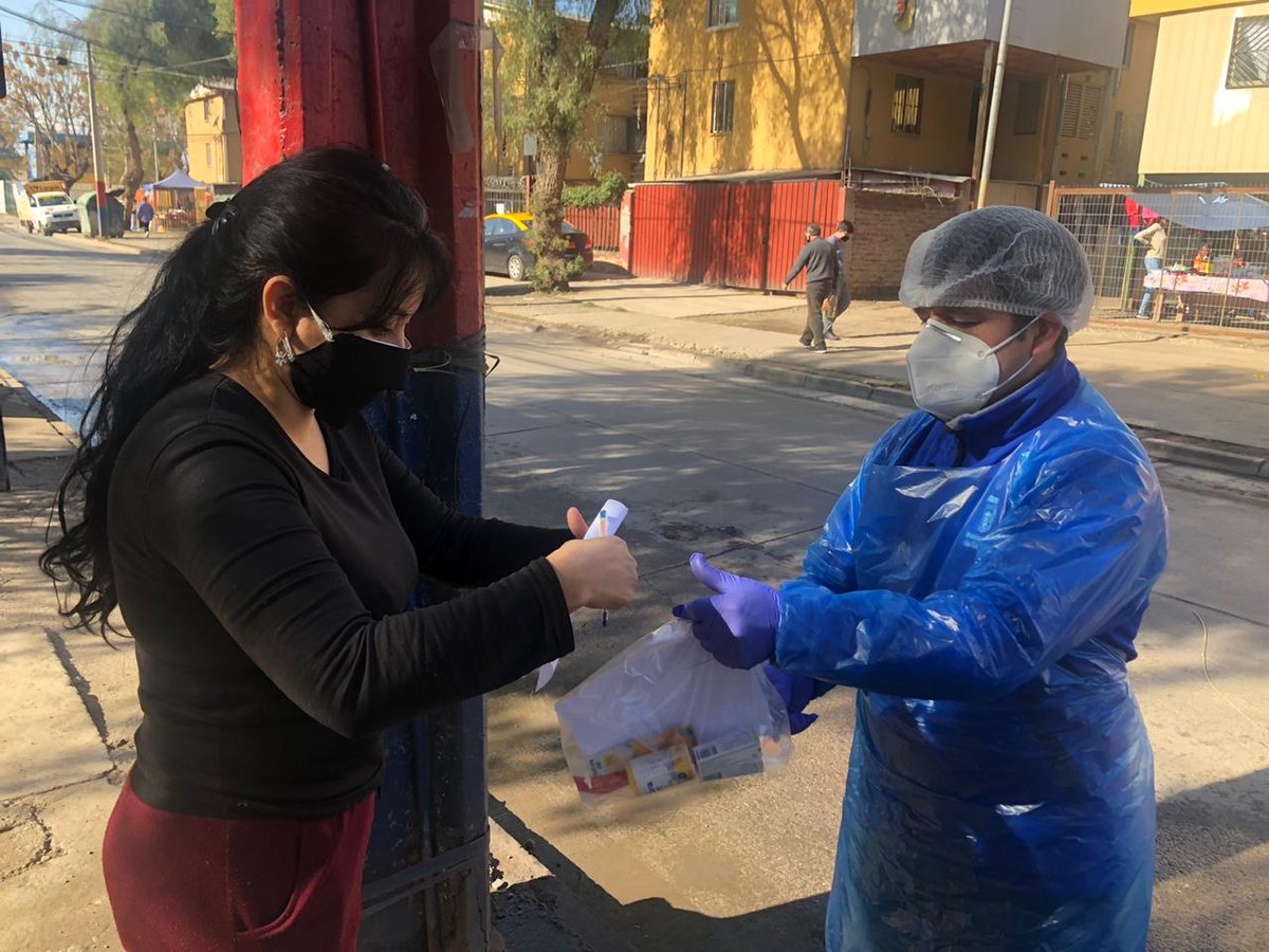 SaludQuilicura's tweet photo. CONTINUAMOS CON LA ENTREGA DE MEDICAMENTOS

Porque la salud de los quilicuranos nos importa, es que nuestro municipio en convenio con el Hospital San José y Roberto del Río, est��n realizando la entrega domiciliaria de medicamentos a los pacientes que se encuentran en tratamiento. https://t.co/u9m0m8KCDK