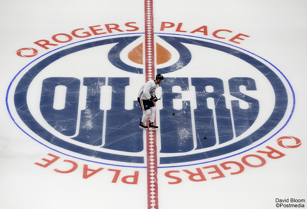 Connor McDavid takes to the ice Monday morning during day one of the Edmonton Oilers training camp for the 2019-20 NHL Return to Play season at Rogers Place. #oilers #yeg