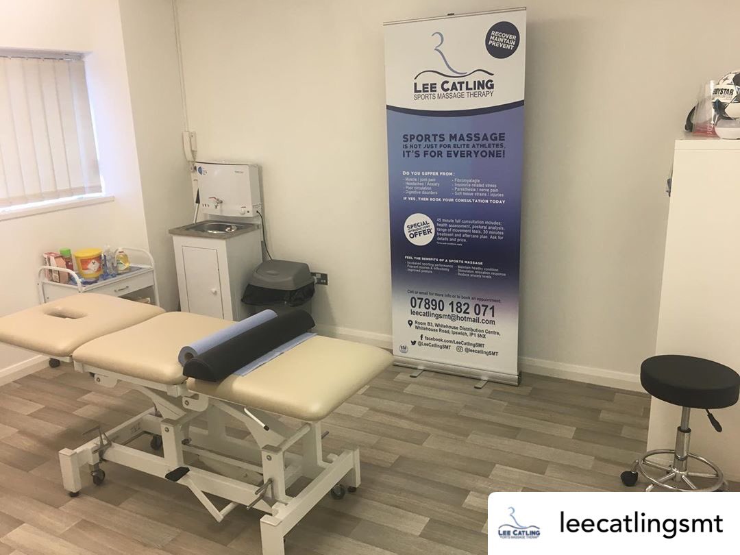 LeeCatlingSMT's tweet photo. Great first day back in the treatment room! @ipswichwellbei1 

Thank you to all my clients for being understanding with all measures in place.

#ipswichwellbeing #sportsmassage #massage #ipswichmassage #ipswichsportsmassage #wellbeing #treatmentroom https://t.co/izjBKk4RMr