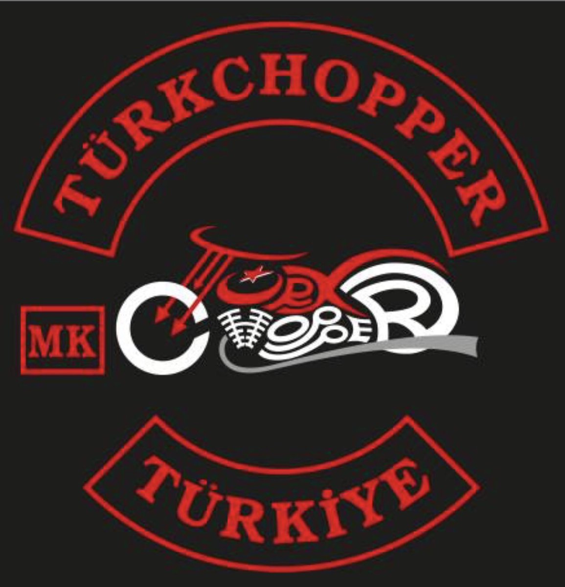 Kardeşlik, yola çıktıklarını yolda bulduklarına değişmemektir.
Benim yanımda kardeşlerim olduğu sürece düşünmeme gerek yoktur, bilirimki bütün zorlukları aşabilir, bütün dertleri bitirebilirim.
Her daim sırt sırta, omuz omuza üstüne yemin ettiğim bayrağın hakkını vererek.
🇹🇷🤟🇹🇷