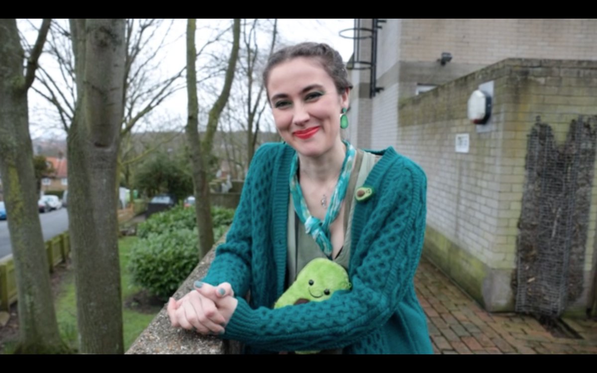 AvoAddictShort's tweet image. This is Avvy before she reached PHASE FIVE of her addiction to #Avocados . If you know anyone suffering from an avocado addiction please call your local avocado therapist.