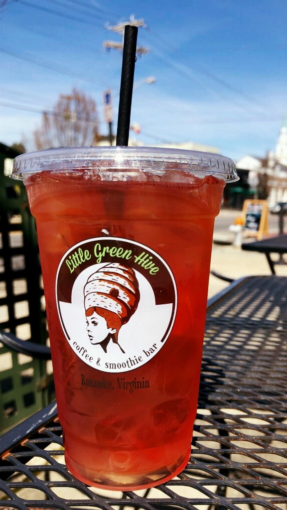 Its a perfect afternoon 🌞 for Iced Tea 👌 Try our Indigo Mango Black Iced Tea  🥤  ❤  🥤 

#littlegreenhive #becausecoffeeispersonal #roanokesmallbusiness  #roanokestrong  #Roanokeva  #Downtownroanoke  #coffeeshop  #noaddedsugars