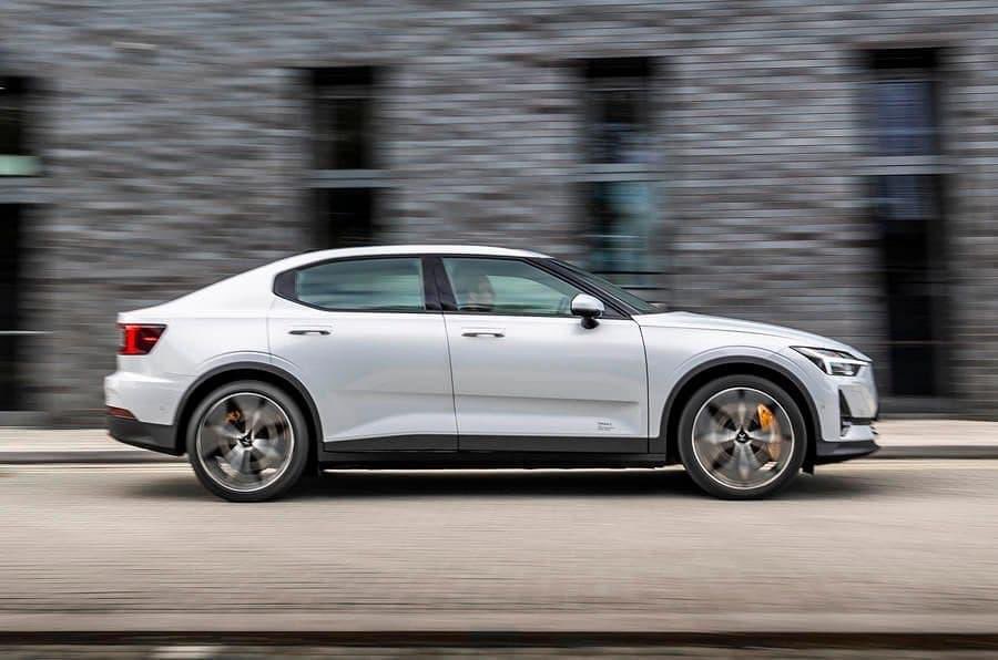 AutoFmRadio's tweet photo. El #Polestar 2 ya esta llegando a las carreteras europeas. La marca deportiva y 100% eléctrica de @volvocares  está completando su gama #motor #coches #electriccar #cocheeléctrico #photocar #fotocoche #photographycar #spottedcar #dreamscar #novedad https://t.co/dmxZnpYZa9