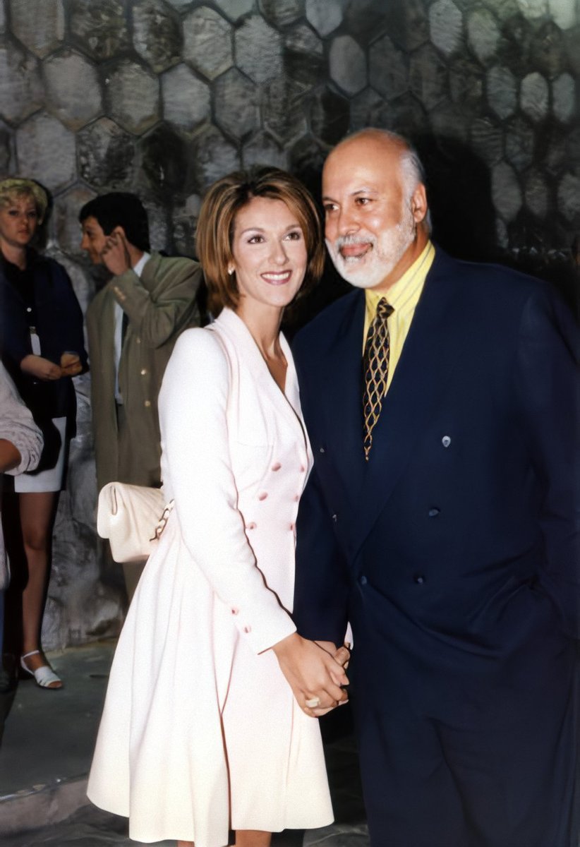 CDLooks's tweet image. 