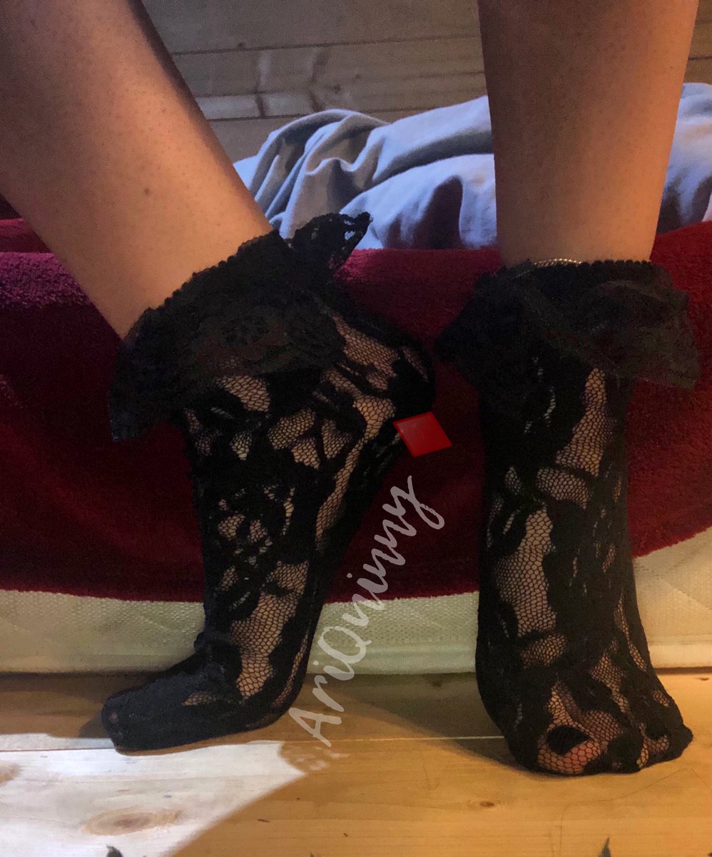 AriQuinny's tweet photo. @redtoesfetish https://t.co/LlJYUXD6Tz https://t.co/pBd1sszbOq