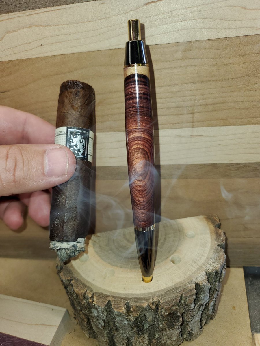 Stogiesmoker75 tweet media
