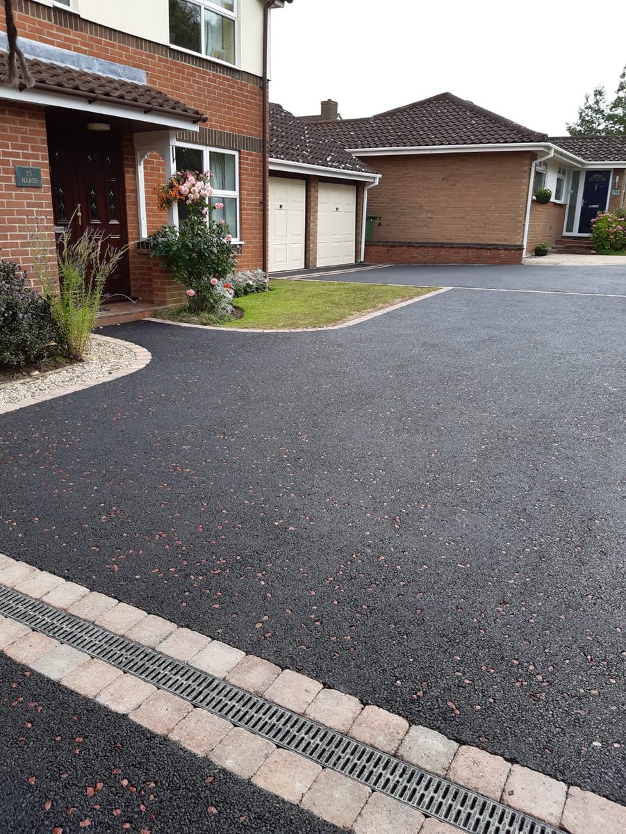 NickBennett58's tweet photo. @Scjnunny Thanks to Shaun for our fabulous new driveway 👍 Very polite, friendly, hardworking and professional team. Highly recommended 👏👏👏 https://t.co/gQTibTYW4u