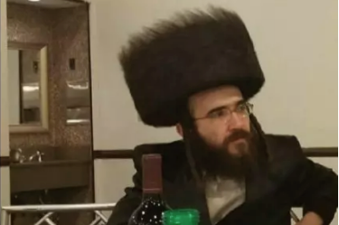 dead at 23Pinchos Boruch Unger from New Square, NY died from  #COVID. He was a new father and husband, known as a talented and studious young man, meticulous in his mitzvah observance. https://www.chabad.org/library/article_cdo/aid/4778507/jewish/Pinchos-Boruch-Unger-23-New-Square-NY.htm