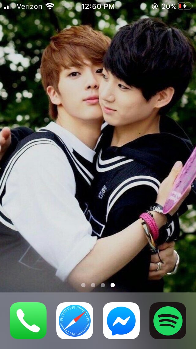 this thread is usually for my lockscreen but here’s my home screen because i’m emo and missing jinkook