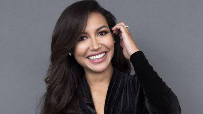 mapofthesoulll's tweet photo. In 2009, I was a closeted 19 year old who had never seen a show give us an LGBT teen girl’s life, and Santana saved my life. I won’t forget that.

Still, Naya was more than a character she played. I am heartbroken, and I pray for her family, friends and little boy.

#nayariviera https://t.co/pZD5CnXRij