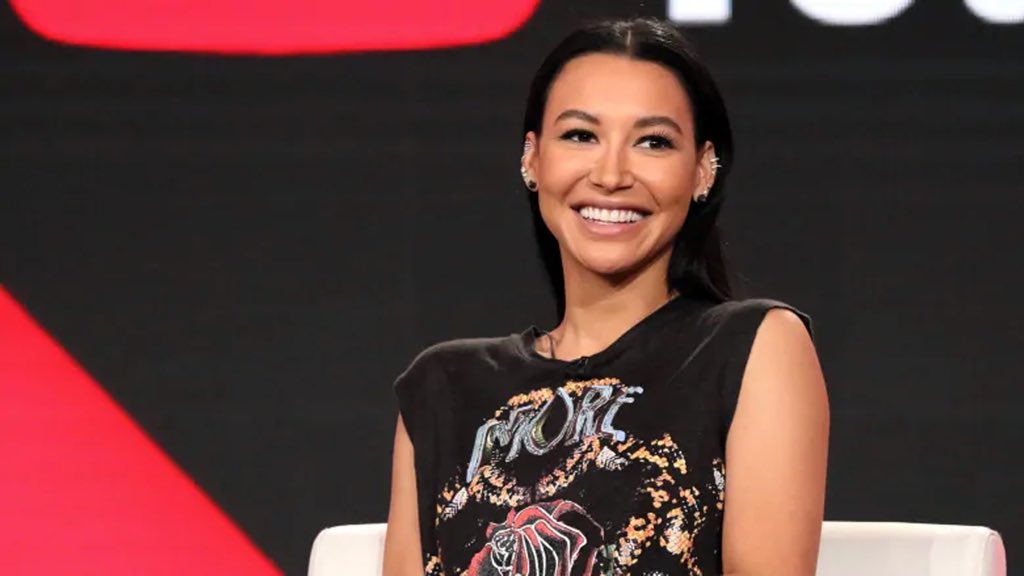 mapofthesoulll's tweet photo. In 2009, I was a closeted 19 year old who had never seen a show give us an LGBT teen girl’s life, and Santana saved my life. I won’t forget that.

Still, Naya was more than a character she played. I am heartbroken, and I pray for her family, friends and little boy.

#nayariviera https://t.co/pZD5CnXRij