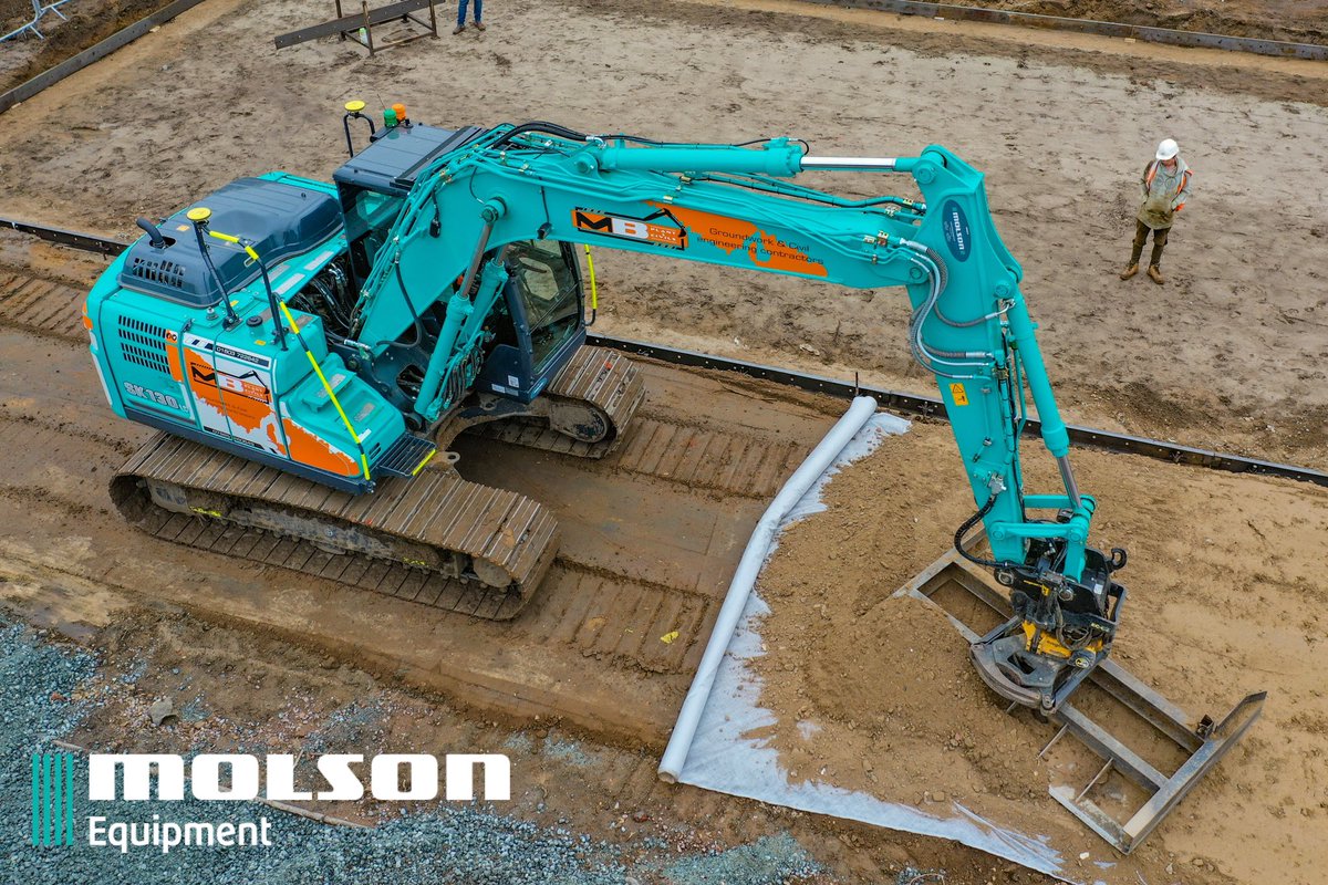 molson_group's tweet photo. Great to catch up with Matthew Body and his team at @MBplantandcivil and their Kobelco SK130LC-11!
Click here to find out more about the SK130: https://t.co/zkKKd6DpO5
#kobelco #excavator #engcon #tiltrotator #gradingbeam #molsonequipment #molsongroup #groundworks #civils https://t.co/Jhw63SJkcI