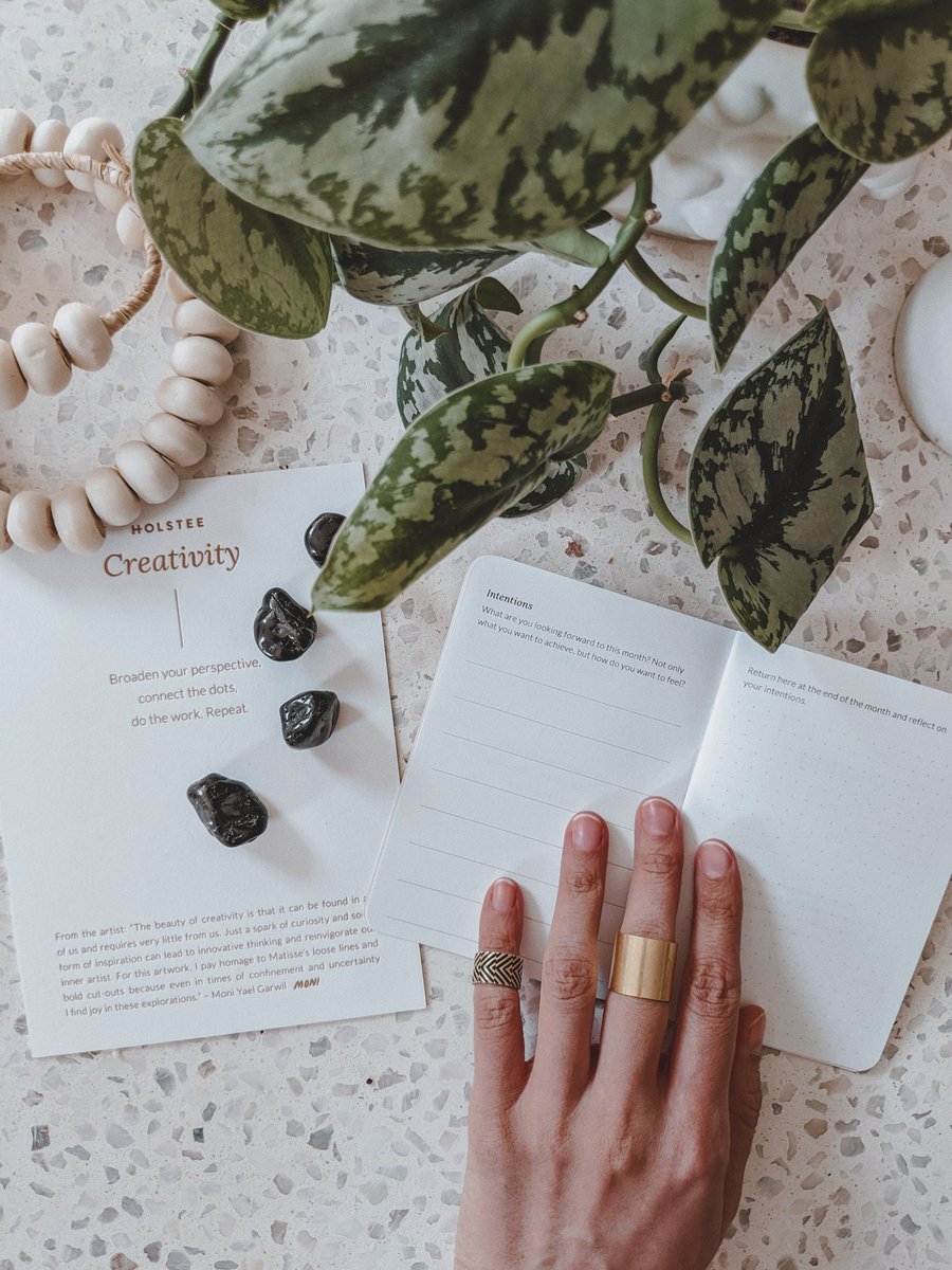 moniyael's tweet photo. The beauty of creativity is that it can be found in all of us and requires very little from us.✨ Mini print and Creativity Kit available @holstee #artvibes https://t.co/9qnlNKxdRw