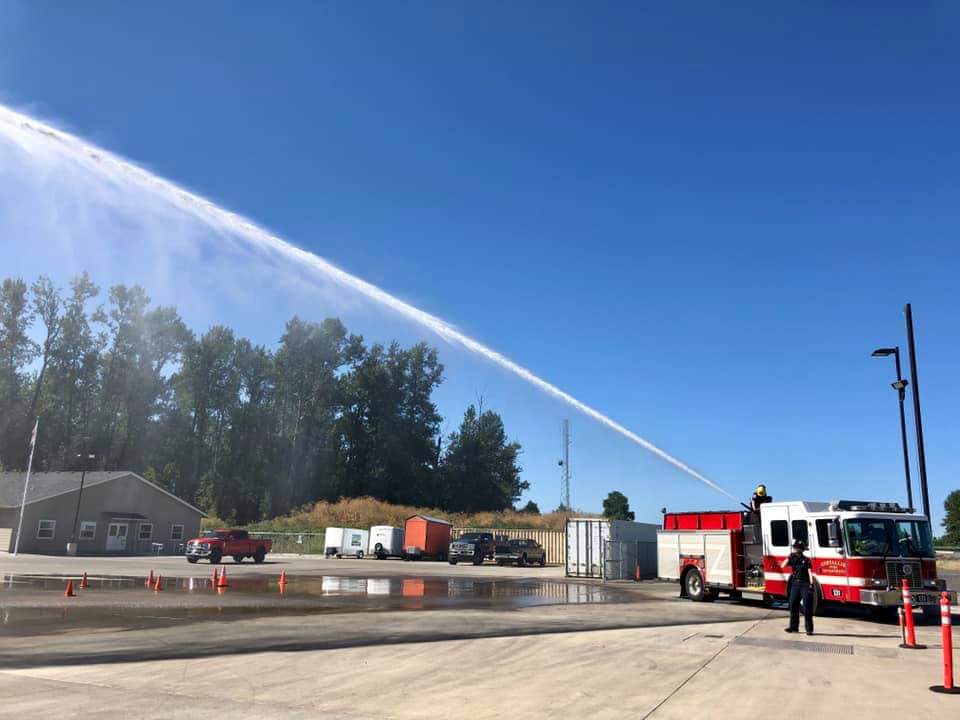 Station 1 crew worked on deck gun operations today.  
Deck guns are utilized when we need to get a lot of water in a short amount of time on the fire - “big fire, big water”is how the saying goes.  

#ORfirefighters
#MakingtheDifference
#OSFFC