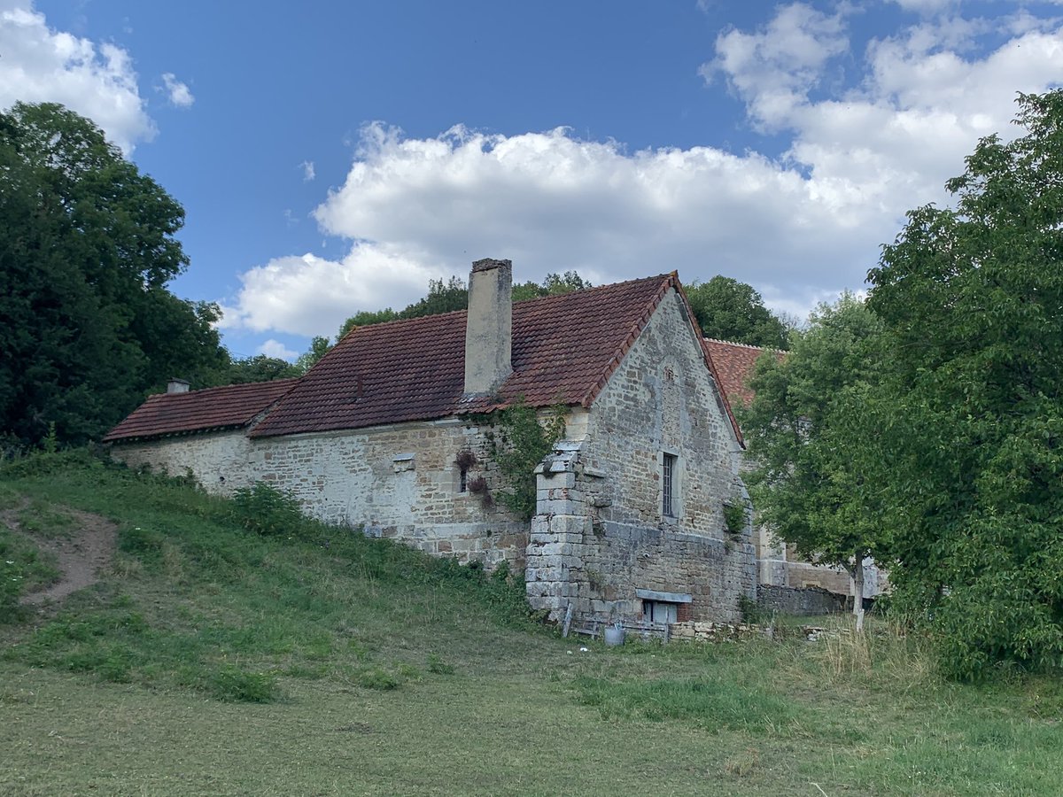 alainhoupert's tweet photo. Cer après-midi, dans les pas des templiers en Haute Côte-d’Or ! La courroierie #Leuglay #Bourgogne https://t.co/xuswvcdwyQ