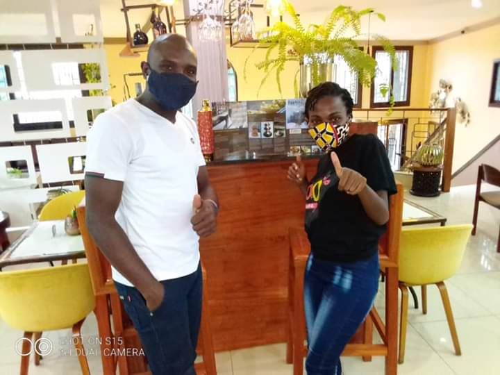 reglocameroun's tweet photo. Hello à tous les réglos!
Le VIH/Sida est une réalité, la COVID-19 également. Continuons d'observer les mesures barrières. Protégeons nous en haut et en bas 😅.
#StaySafeStayHealthy
#Reglocameroun
#PrudencePlus
#Covid_19 https://t.co/lSp4rZ2NOf