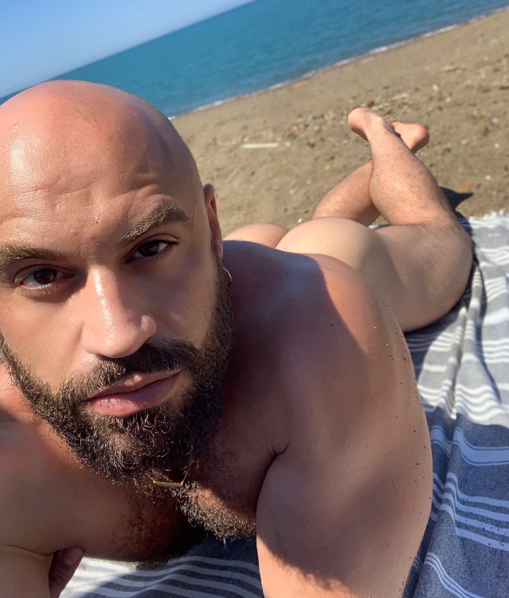 mr_momoxxx's tweet photo. Cucù https://t.co/8MO2k4qm3c