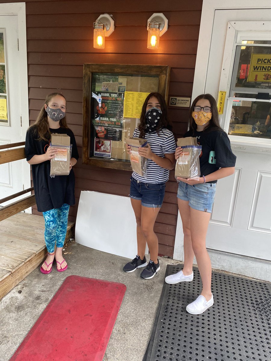 Student’s Designed labels with smoking and vaping cessation information - Thank you Beanery for applying them to takeout bags!!@_The_Beanery <a href="/AssistSupEaston/">Crissy Pruitt</a> <a href="/EastonWoH/">Easton Wings of Hope</a> <a href="/SupEaston/">Lisha Cabral</a> And putting up out Posters!!