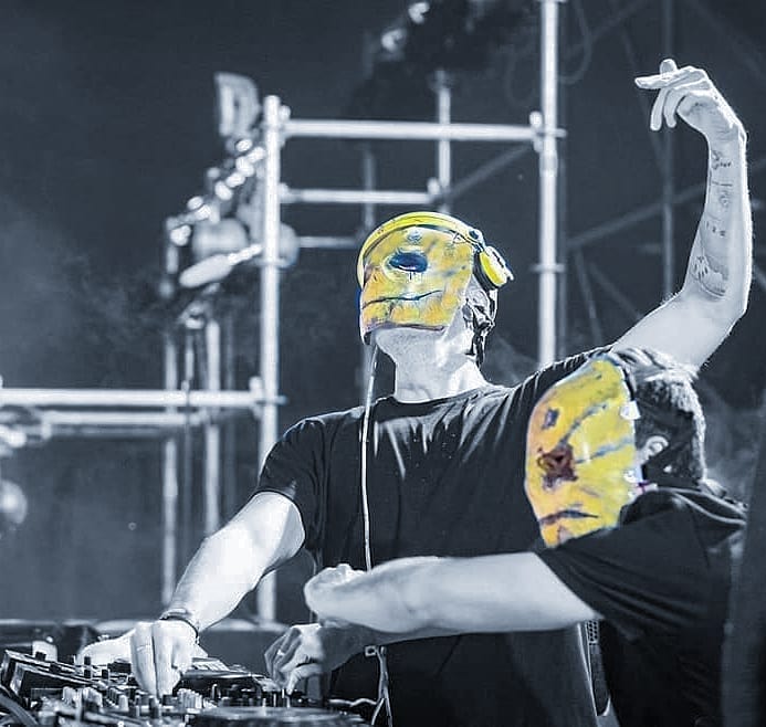 Le 13 juillet à Déviations sur CKIA FM 22 h : <a href="/TheYellowHeads/">YellowHeads (Reload)</a>, Tom Hutt, Ilija Djokovic, <a href="/DjAtroxx/">DJ Atroxx</a>, <a href="/Drzneday/">Drzneday</a>, <a href="/alenmilivojevic/">Alen Milivojevic</a>, <a href="/iamweska/">weska</a> et exploSpirit.

23 h : <a href="/LeCastleVania/">Le Castle Vania</a>, <a href="/FOOLMUSIC/">F.O.O.L</a>, Moby, @steinmusic, <a href="/_GTRONIC_/">GTRONIC</a>, <a href="/PhalanxesOF/">Phalanxes Of Fingers</a>, <a href="/Metallica/">Metallica</a>, Pro 7 et Lo-Fi Bitches.