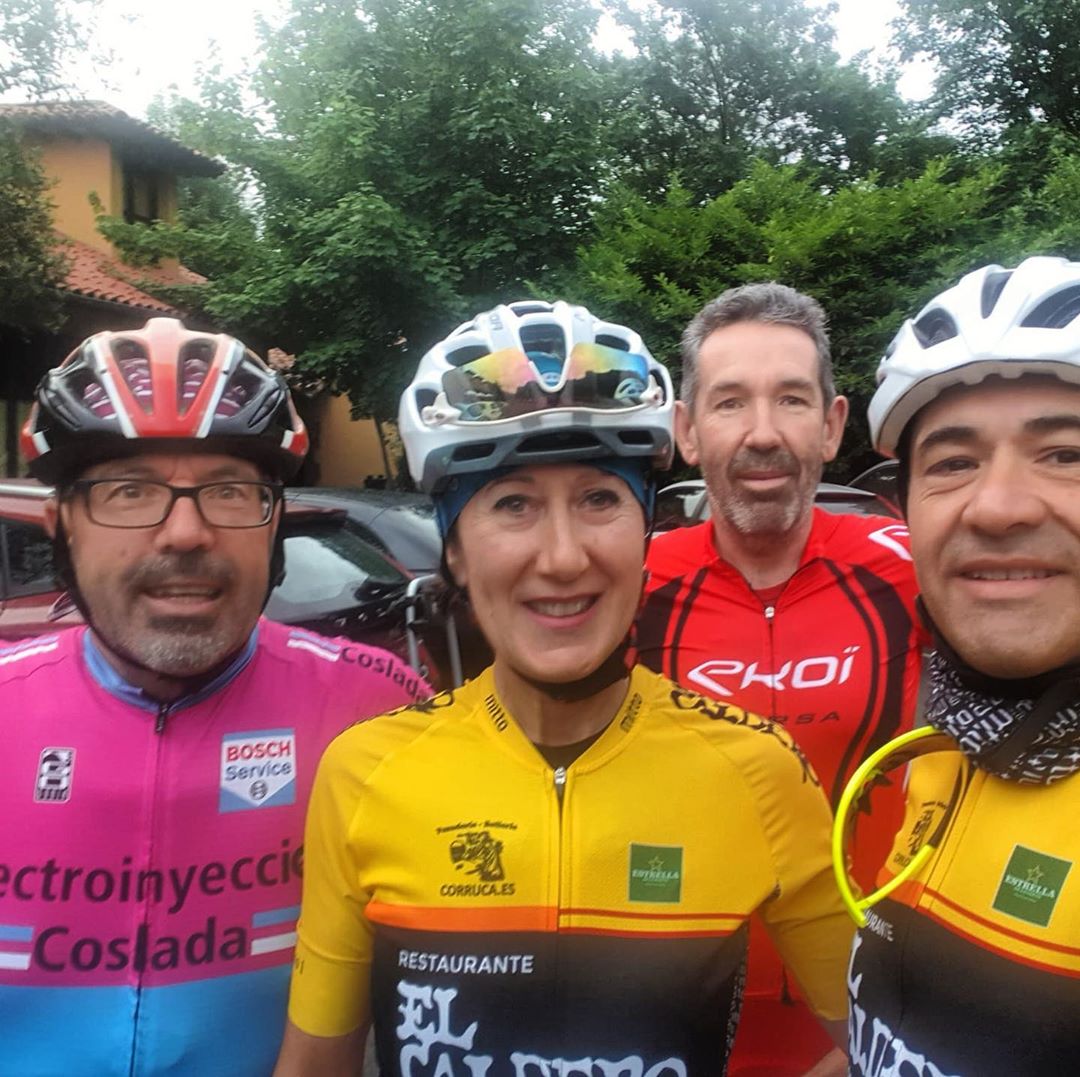 El equipo de #elcalderoMTB dándolo todo por tierras asturianas 😉
📸 @jogommar
