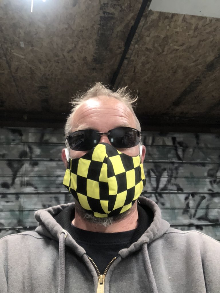 MasterReface's tweet photo. Even us ugly peoples can look good in a mask.  #MaskUpCanada https://t.co/IcOqbDofHT