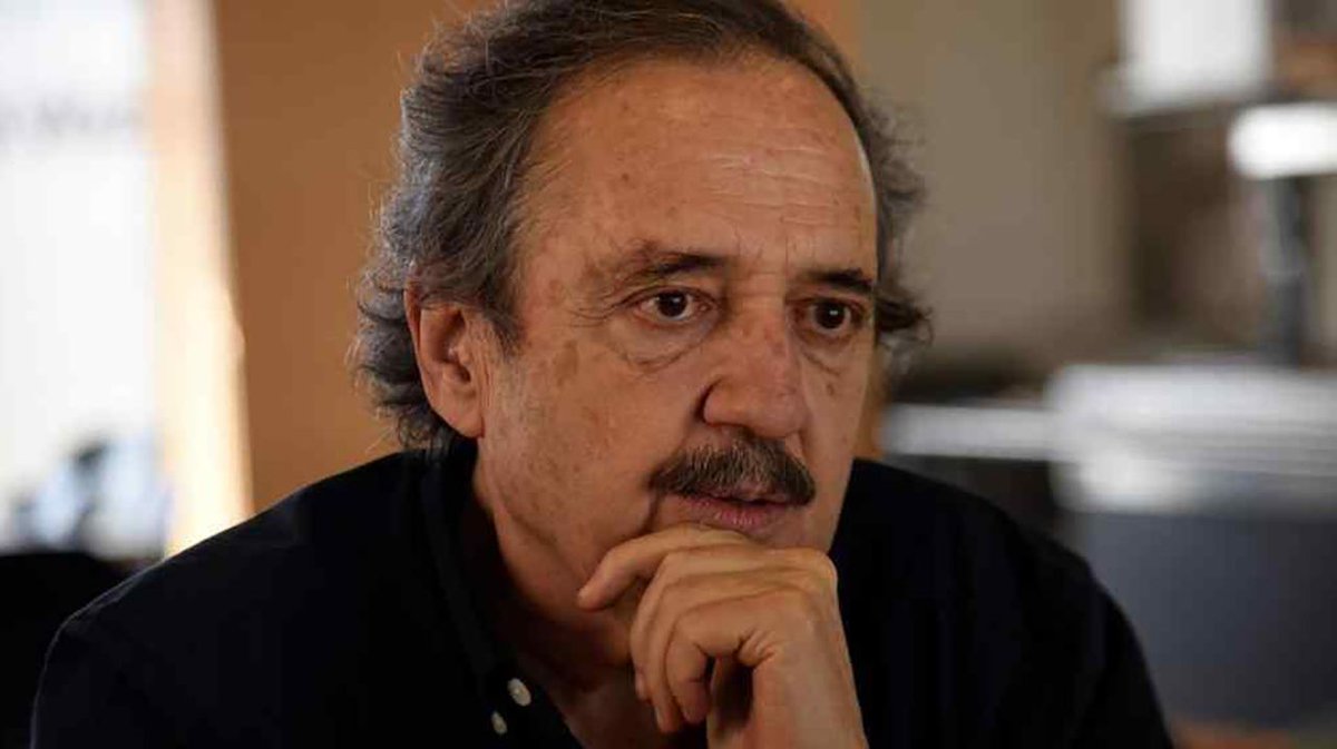 tendenciaspg's tweet photo. Este martes entrevistamos a @RICALFONSIN. Un análisis de los primeros meses del #mandato de @alferdez. Un escenario anormal, con pandemia. A las 8 por @Ecomedios AM 1220 y a las 21 por @lu30rm Radio Maipú con la conducción de @pablogaleano. https://t.co/yEUMxTDaP6