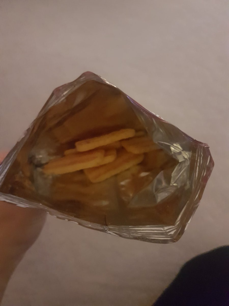 ChezSlazak1's tweet photo. Either someone at @AldiUK knows I need to go on a diet or they've taken the Covid rationing too far and limited their bacon rashers to 6 per bag https://t.co/dBrw5Ya3VI