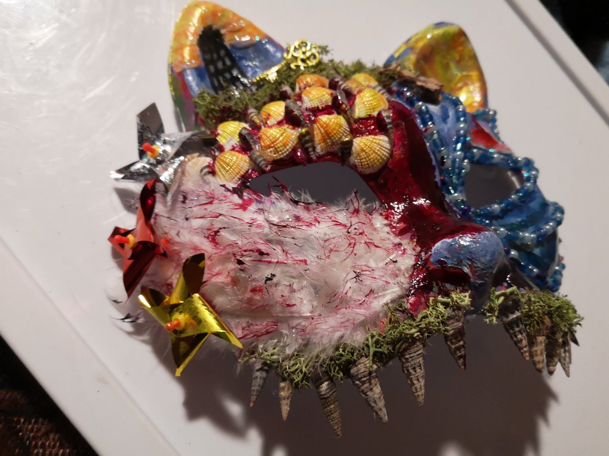 spirocros's tweet image. &quot;The Hereafter&quot;, multi-media mask

Inspired by Clive Barker&apos;s surrealist novel series, &quot;Abarat&quot;

1 of 26   series

#multimedia #nailpolish #acrylicpainting #beading #masks #clivebarker #abarat #chickentown #hereafter