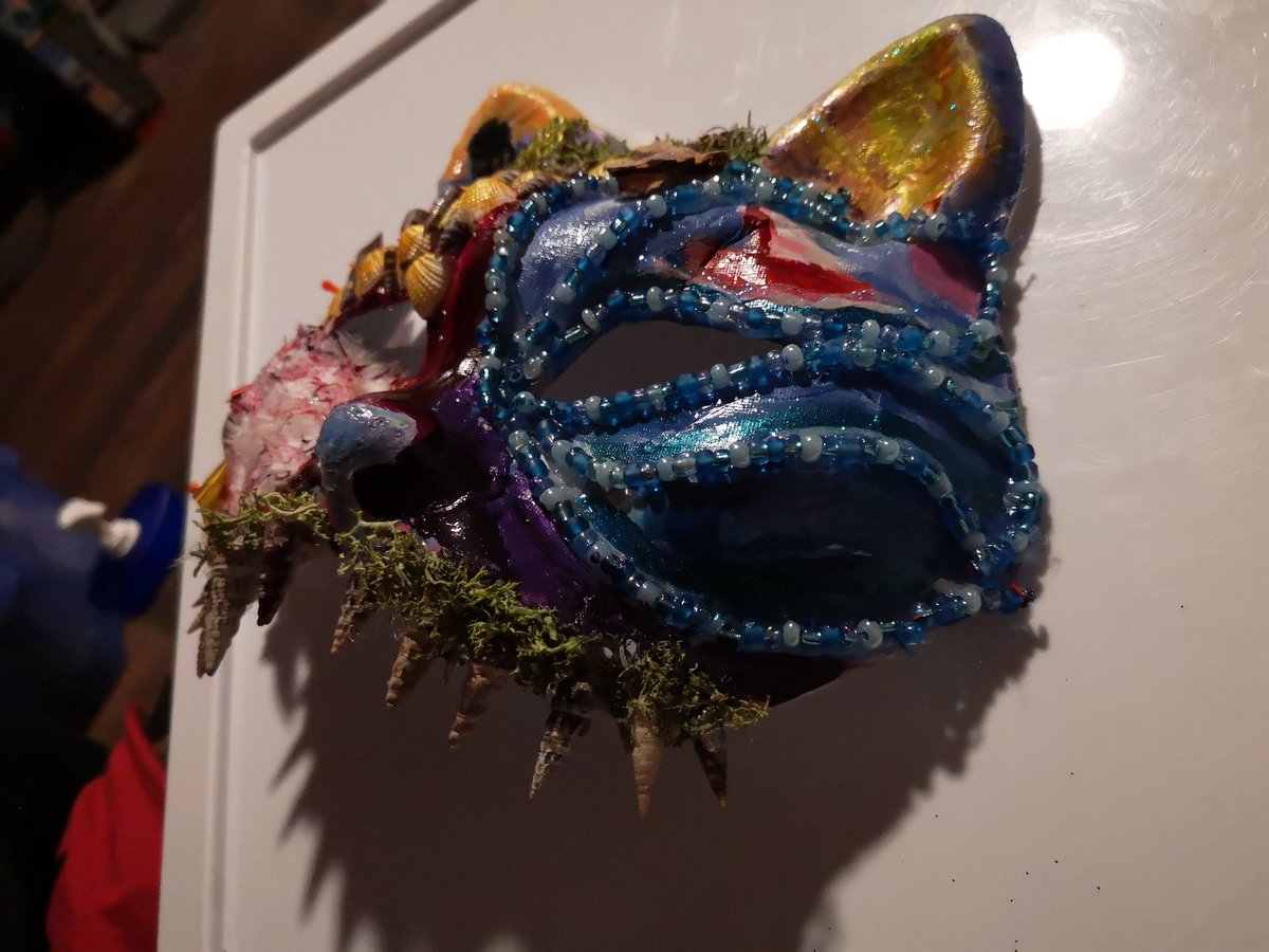 spirocros's tweet image. &quot;The Hereafter&quot;, multi-media mask

Inspired by Clive Barker&apos;s surrealist novel series, &quot;Abarat&quot;

1 of 26   series

#multimedia #nailpolish #acrylicpainting #beading #masks #clivebarker #abarat #chickentown #hereafter