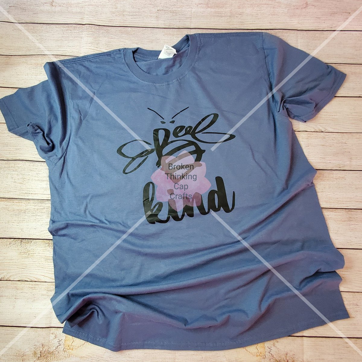 BTCCrafts's tweet photo. Bee Kind 🐝😍 #brokenthinkingcapcrafts #btccrafts #smallbusiness #funshirt #beekind https://t.co/jcLqIiWngn
