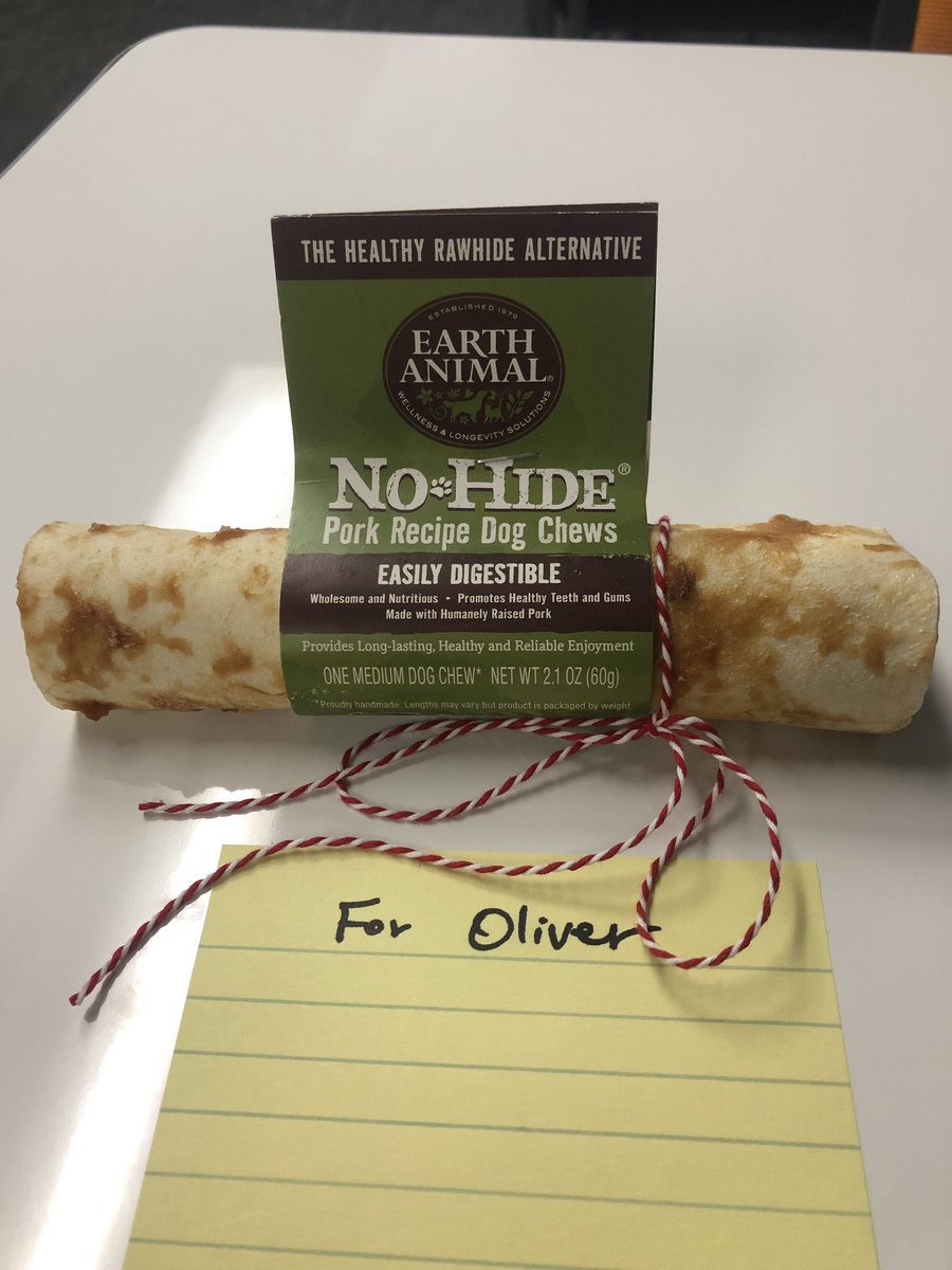 Oliver831Dog's tweet photo. Woof!! Woof!! Thank you so much @USD_SUP for delicious treat. I can’t wait to devour it! 🐶❤️ @anotherschwab @sohal_rita @usd_hr https://t.co/aokWdbj8nU