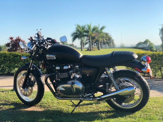 Te presentamos la Thruxton 900 de la línea usados.
Café racer inspirada en los años 60, fácil y divertida de manejar.